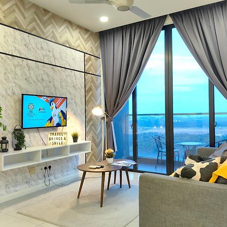 Medini D'Pristine, 3 Min Walk To Legoland, Netflix By Hint Homestay Нусаджайя Экстерьер фото
