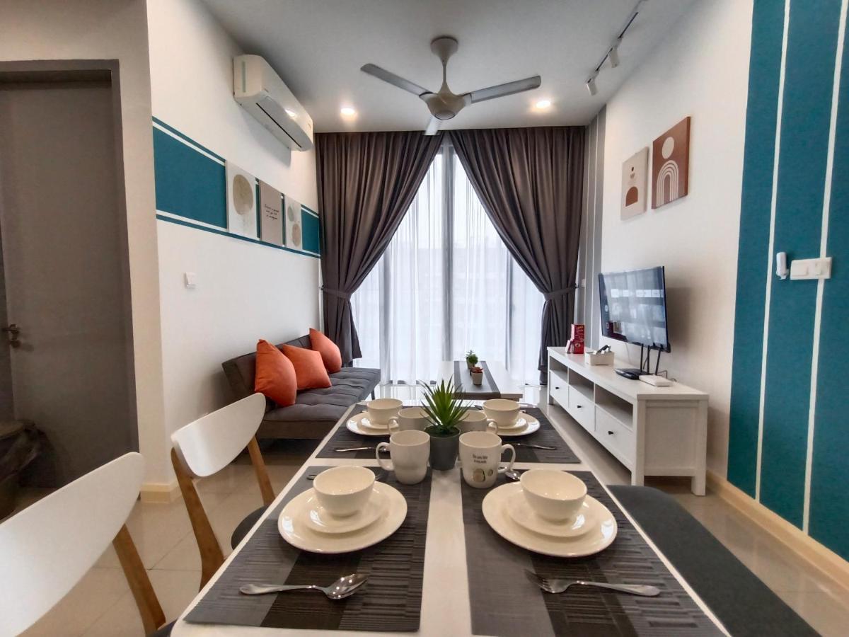 Medini D'Pristine, 3 Min Walk To Legoland, Netflix By Hint Homestay Нусаджайя Экстерьер фото