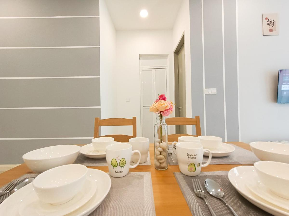 Medini D'Pristine, 3 Min Walk To Legoland, Netflix By Hint Homestay Нусаджайя Экстерьер фото