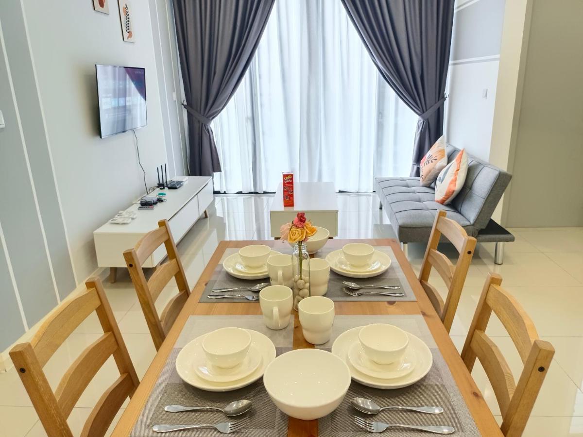 Medini D'Pristine, 3 Min Walk To Legoland, Netflix By Hint Homestay Нусаджайя Экстерьер фото